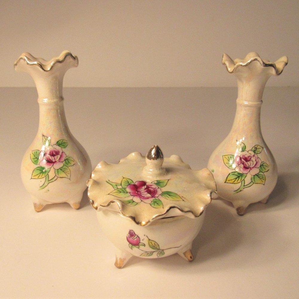 VINTAGE LIPPER & MANN LUSTRE LUSTERWARE VIOLET VASES AND TRINKET DISH W/LID #314